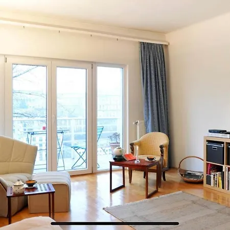 Luxury With Balcony View On Caslte